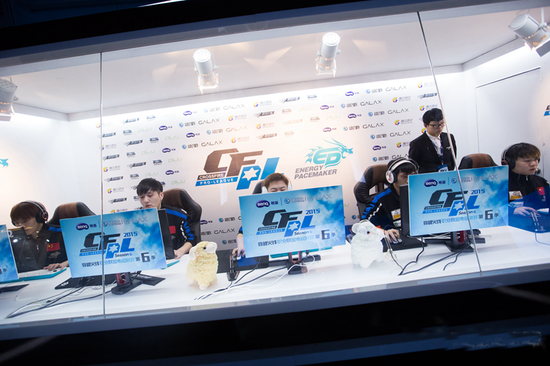 与此同时 与此同时