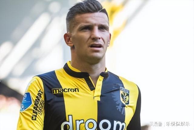 稳居榜首 稳居榜首