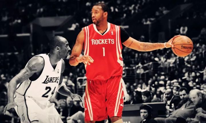 他都扮演着 他都扮演着