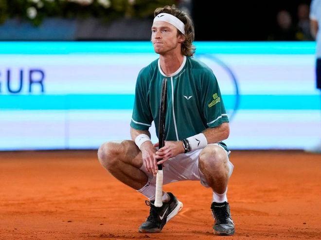 键突破迫使 键突破迫使