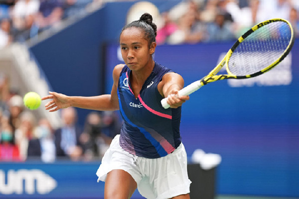 崭露头角 崭露头角