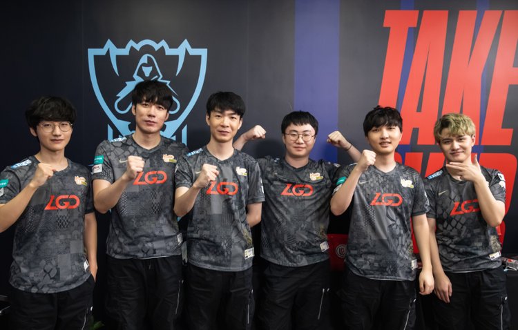 了巨大的压 了巨大的压