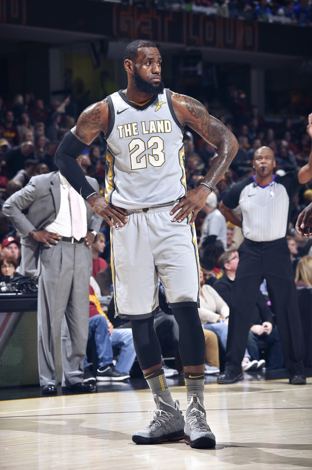 防守端的问 防守端的问